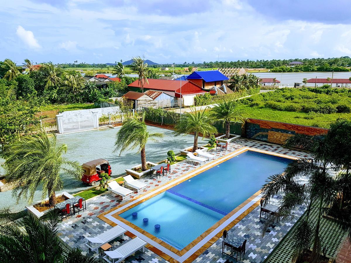 Two Moons Resort Kampot Extérieur photo